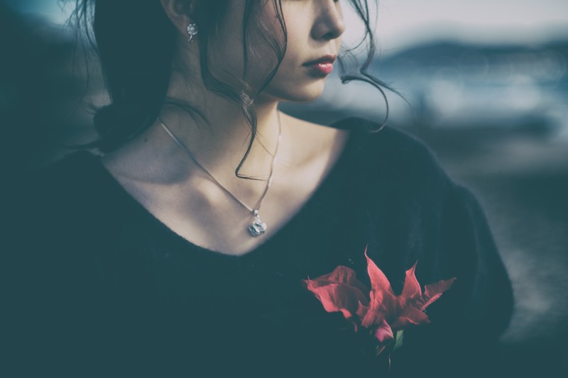 女性 恋愛 悩む