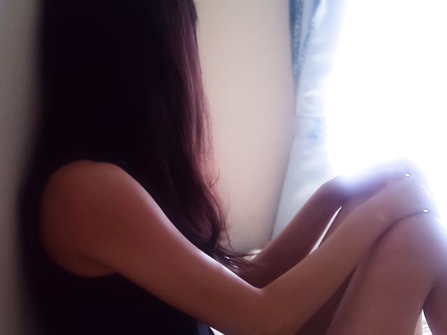 女性 後ろ姿